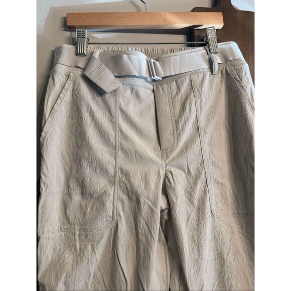 Athleta tan Belted High Rise Zip Hem Trekkie Utility Cargo Track Pants Size 4T - Picture 4 of 4